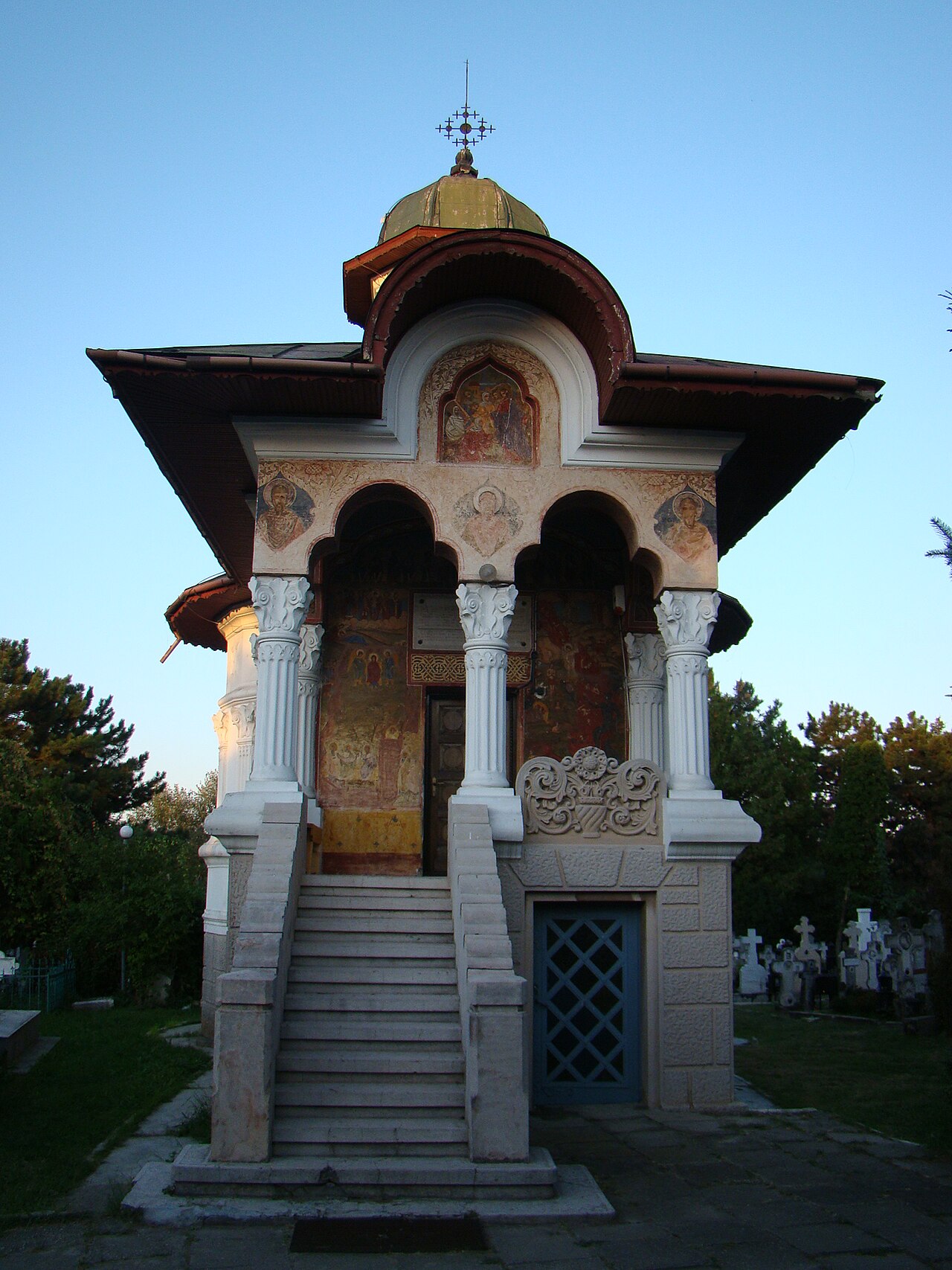 Cimitir Manastirea