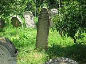 Nazna Jewish Cemetery
