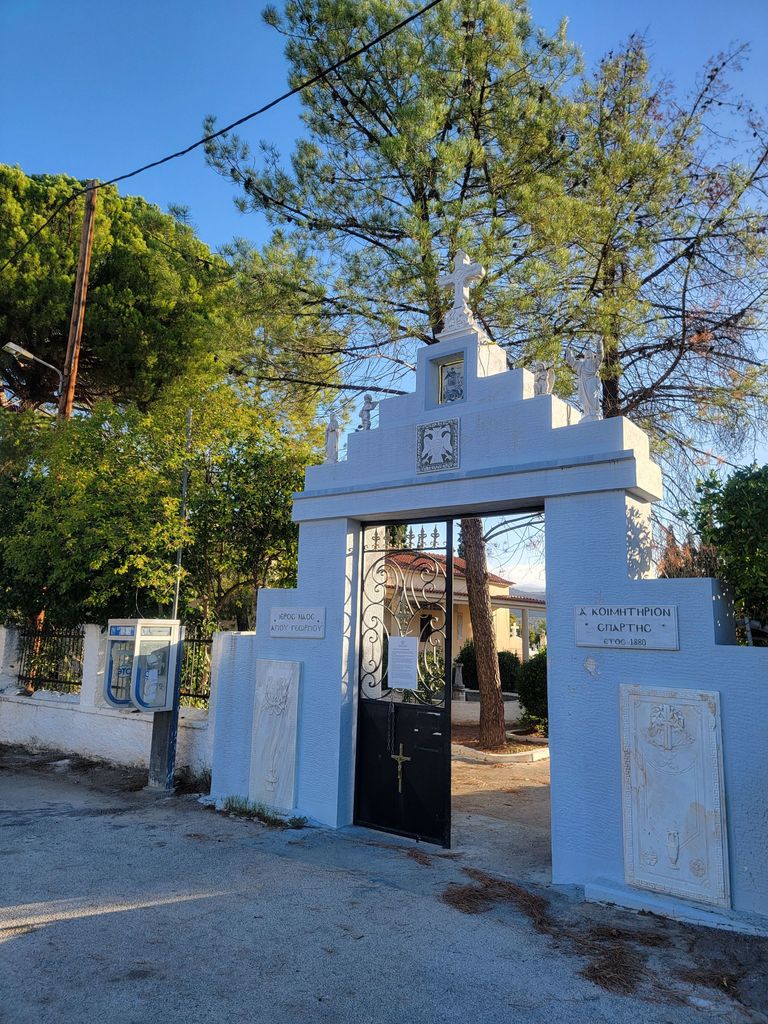 Ekklisia Agios Georgios Cemetery