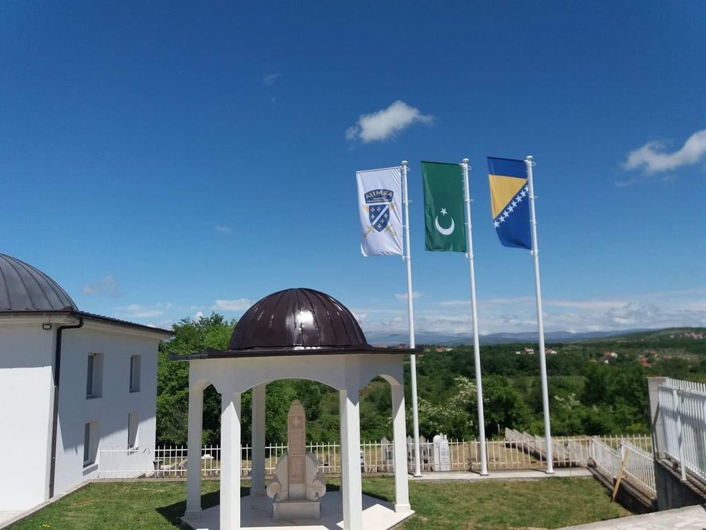 Harem Bivolje Brdo (kod džamije)