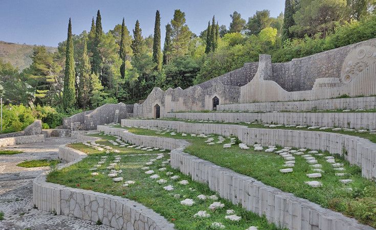 Partizansko groblje u Mostaru (The Partisan  Memorial Cemetery in  Mostar)
