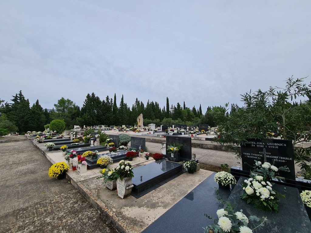 Groblje Žrnovo
